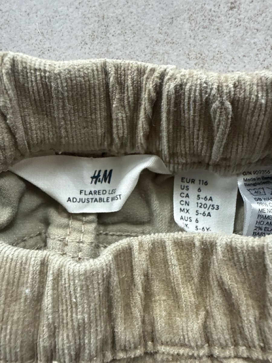 H&M Pantaloni: H&M Cordhose, beigeGr. 116 – Nuovo (secondo la descrizione) da Muolen venduto da Jassii97 1