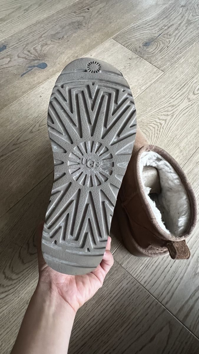 Ugg Scarpe da donna: UGG Classic Mini Platform Boots, Chestnut, Size 36 EU – Usato da Eglisau venduto da Kan_999 3