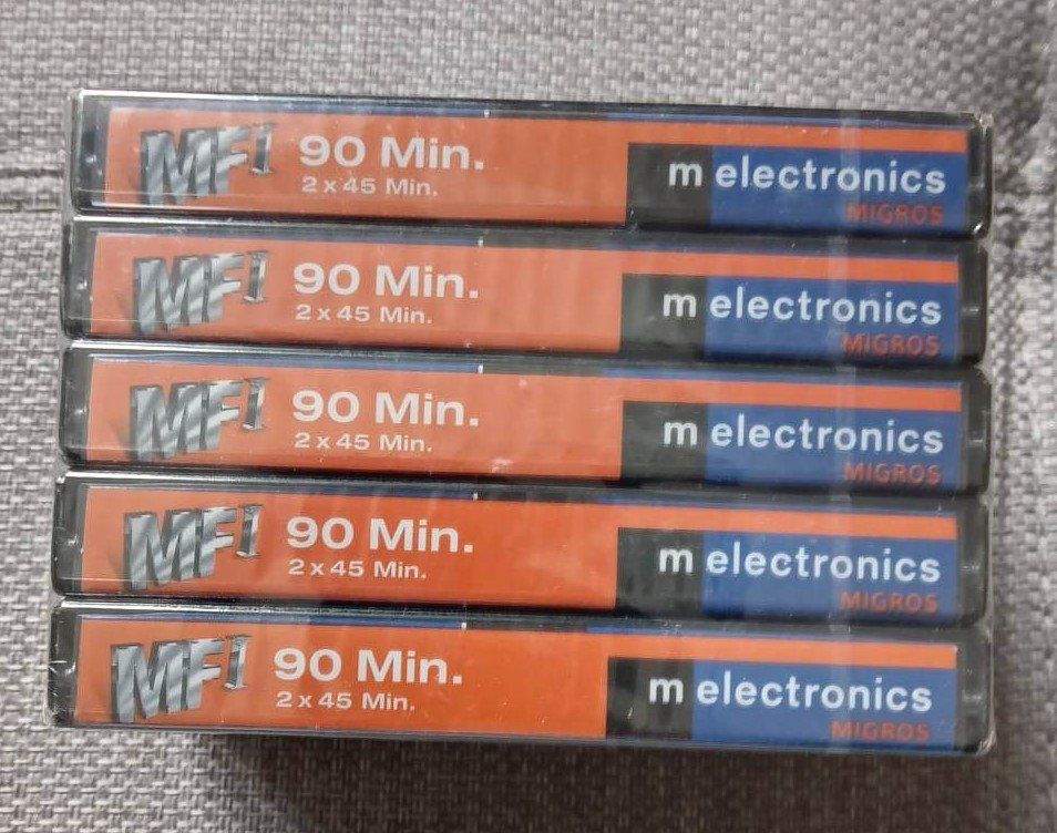 Musicassette: M Electronics MF I 90 cassettes MC / Pack 5 x - scellées – Nuovo e nell'imballaggio originale da Le Locle venduto da borgespatricia 1