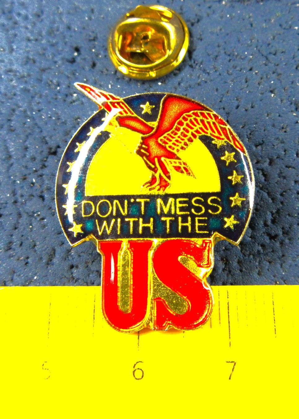 Plaketten & Abzeichen: DON'T MESS WITH THE US PIN US-ARMY – Gebraucht aus Ettingen von Hausi4711