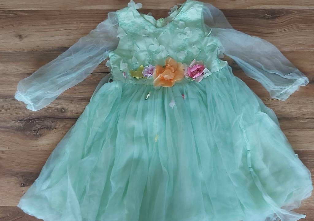 Lotti & Set di vestiti: Kinder Kleidung 9-10 – Usato da Pratteln venduto da nt.geschenkshop 3
