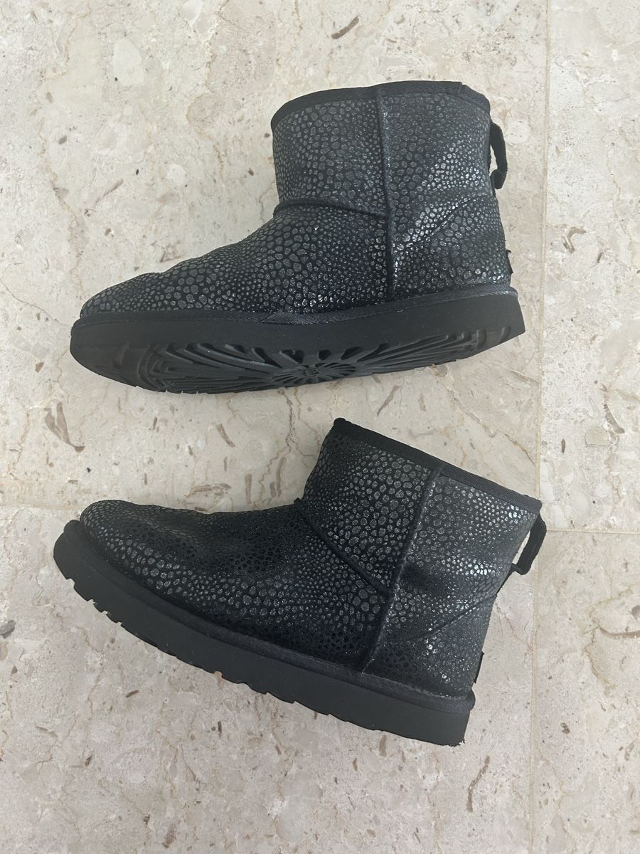 Ugg Scarpe da donna: Stivaletti UGG classic mini glitzy num 39 – Usato da Locarno venduto da Matic04 3
