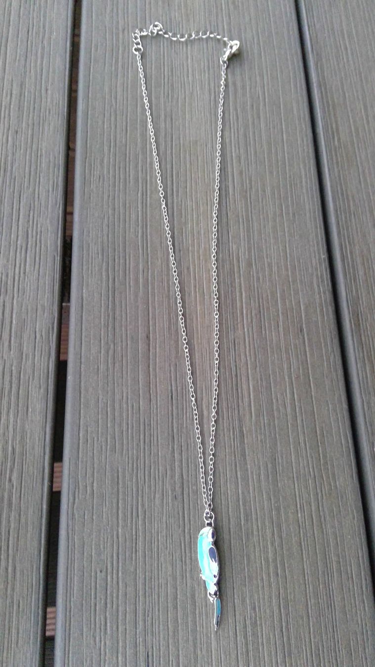 Catenine: Collier avec pendentif PERROQUET bleu turquoise, NEUF – Nuovo e nell'imballaggio originale da Agiez venduto da chouchanelle