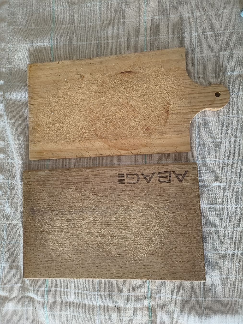 Articoli in legno: 2 Holzschneidebretter – Usato da Zug venduto da kat_q98k
