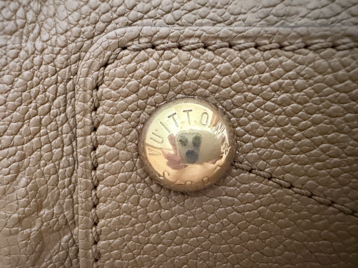 Louis Vuitton Taschen für Damen: Louis Vuitton Speedy BB Monogram Empreinte Taupe Bag – Gebraucht aus Biel-Benken BL von LYH 5