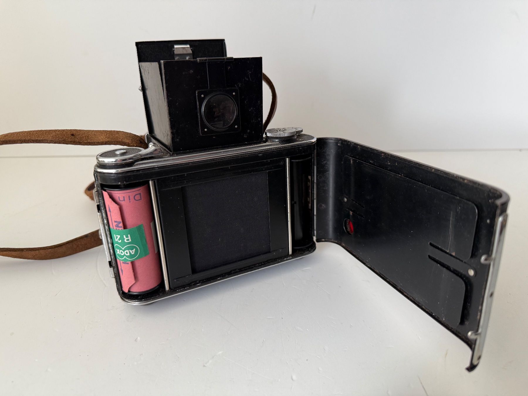 Fotocamera: Reflex-Korelle Rollfilmkamera – Usato da Zwingen venduto da moje1 4