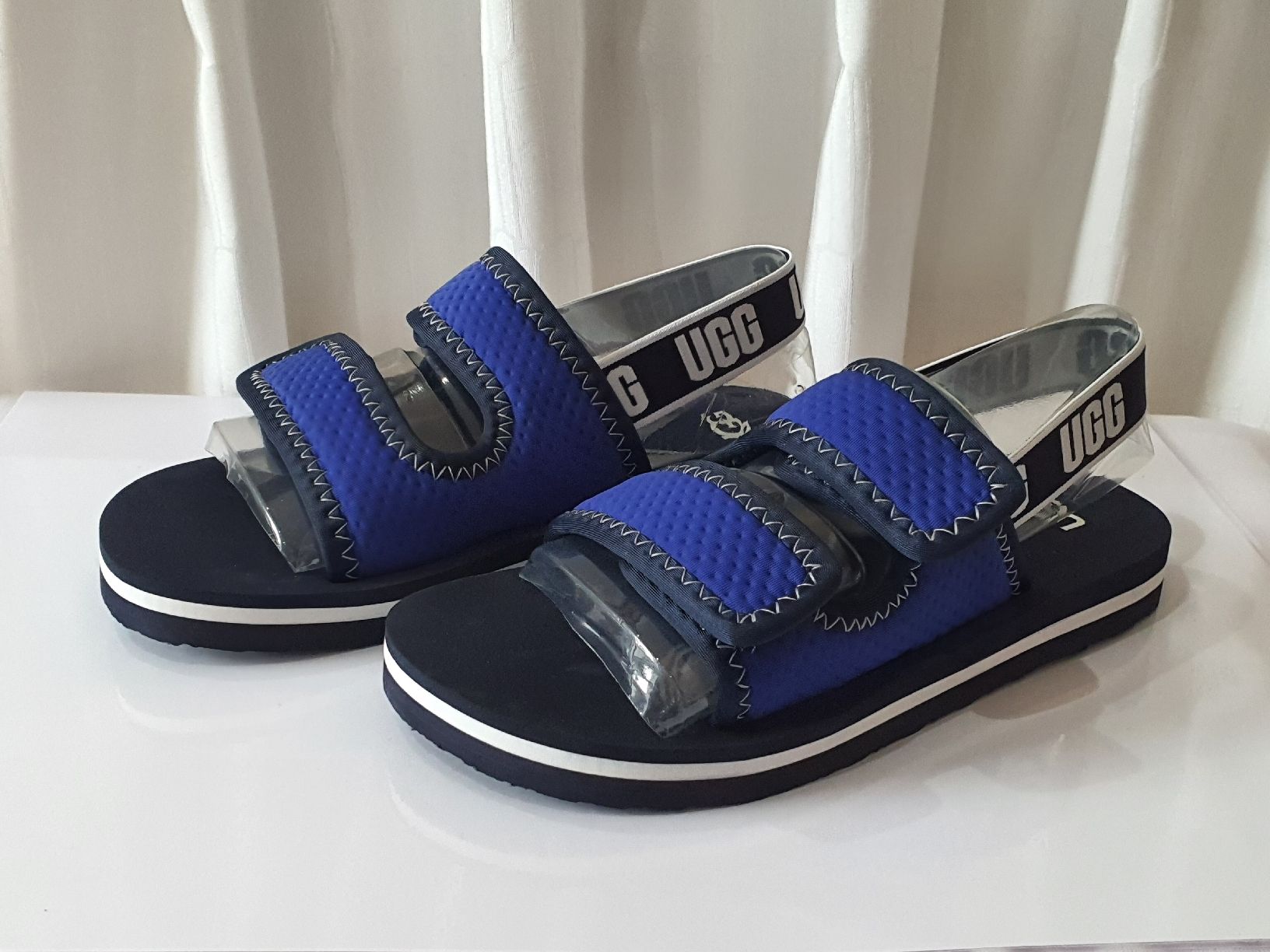 Ugg Scarpe per ragazzi: Gr. 33.5 - UGG Kindersandalen, Neu – Nuovo e nell'imballaggio originale da Nürensdorf venduto da sal_g2bz