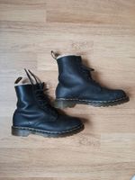 Dr. Martens 1460 Serena