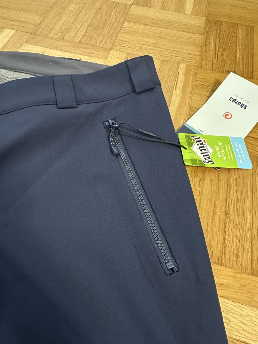 Sherpa Pantaloni: Sherpa Sunkoshi Damen Softshellhose, dunkelblau, L – Nuovo e nell'imballaggio originale da Neuchatel venduto da feta_ze 2