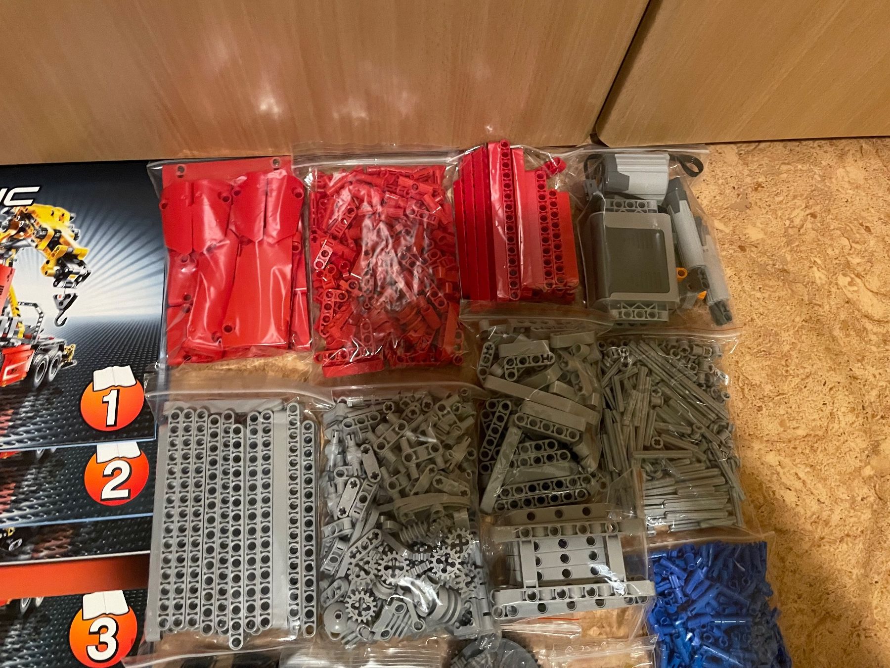 Lego Kit di costruzioni: Lego Technic 8258 lkw mit kran – Usato da Airolo venduto da Bagaion99 3