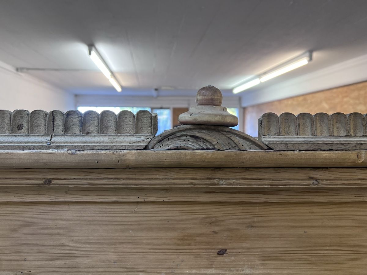 Schränke: Antiker Kleiderschrank (122) – Gebraucht aus Glattfelden von bro_f2vv 1