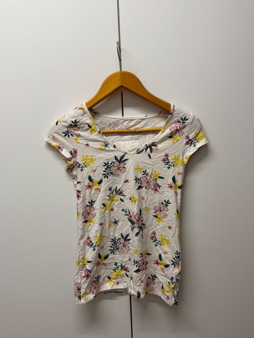 C&A T-shirt: T-Shirt Clockhouse Basics, Gr. M, Blumenmuster, Top! – Nuovo (secondo la descrizione) da Zürich venduto da Cleo234