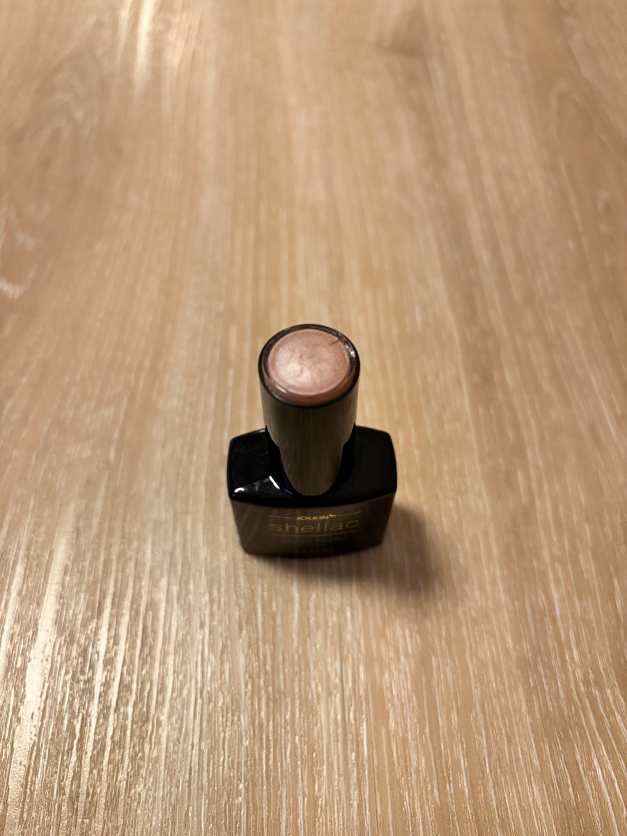 Smalto per unghie: Jolifin Laveni Shellac – Usato da Jonschwil venduto da sab_5gmn