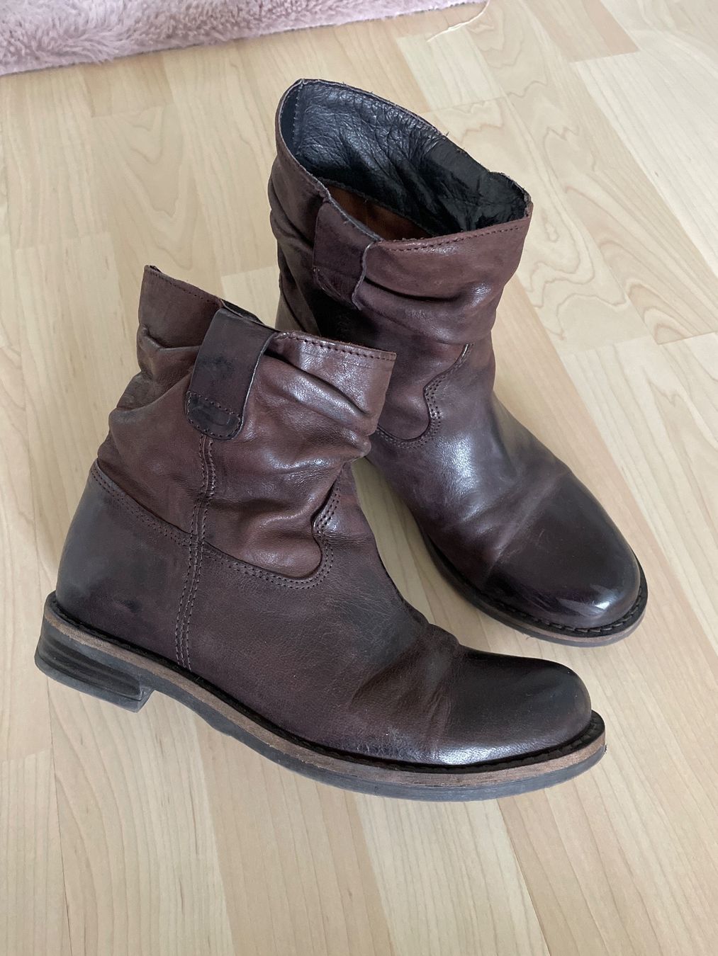 Buffalo Scarpe da donna: Echtleder Stiefeletten von Buffalo – Usato da Steffisburg venduto da elle013