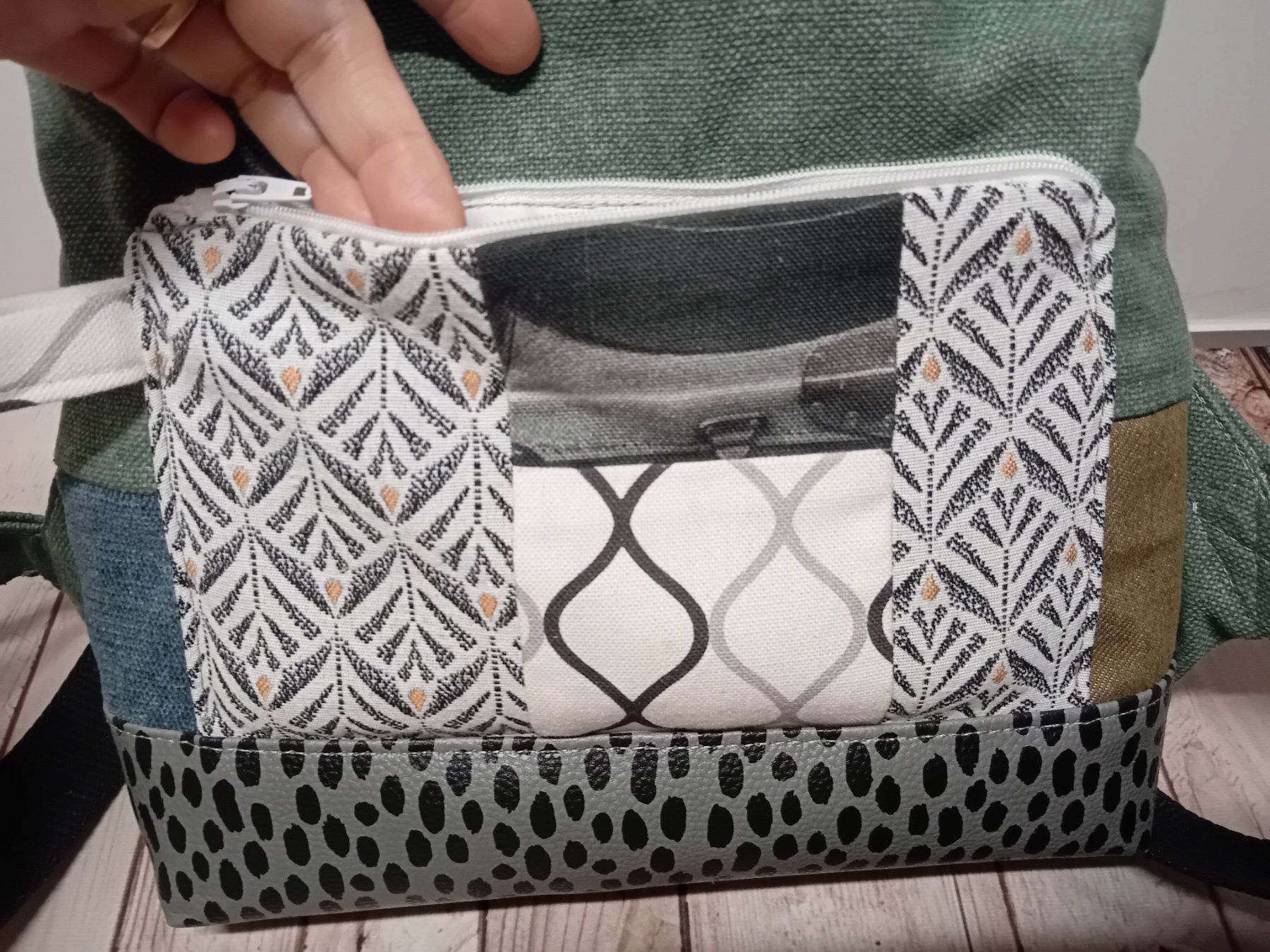Rucksäcke: Rucksack Damen Patchwork Design  mehrfarbig – Gebraucht aus Burgdorf von carodesign1 3