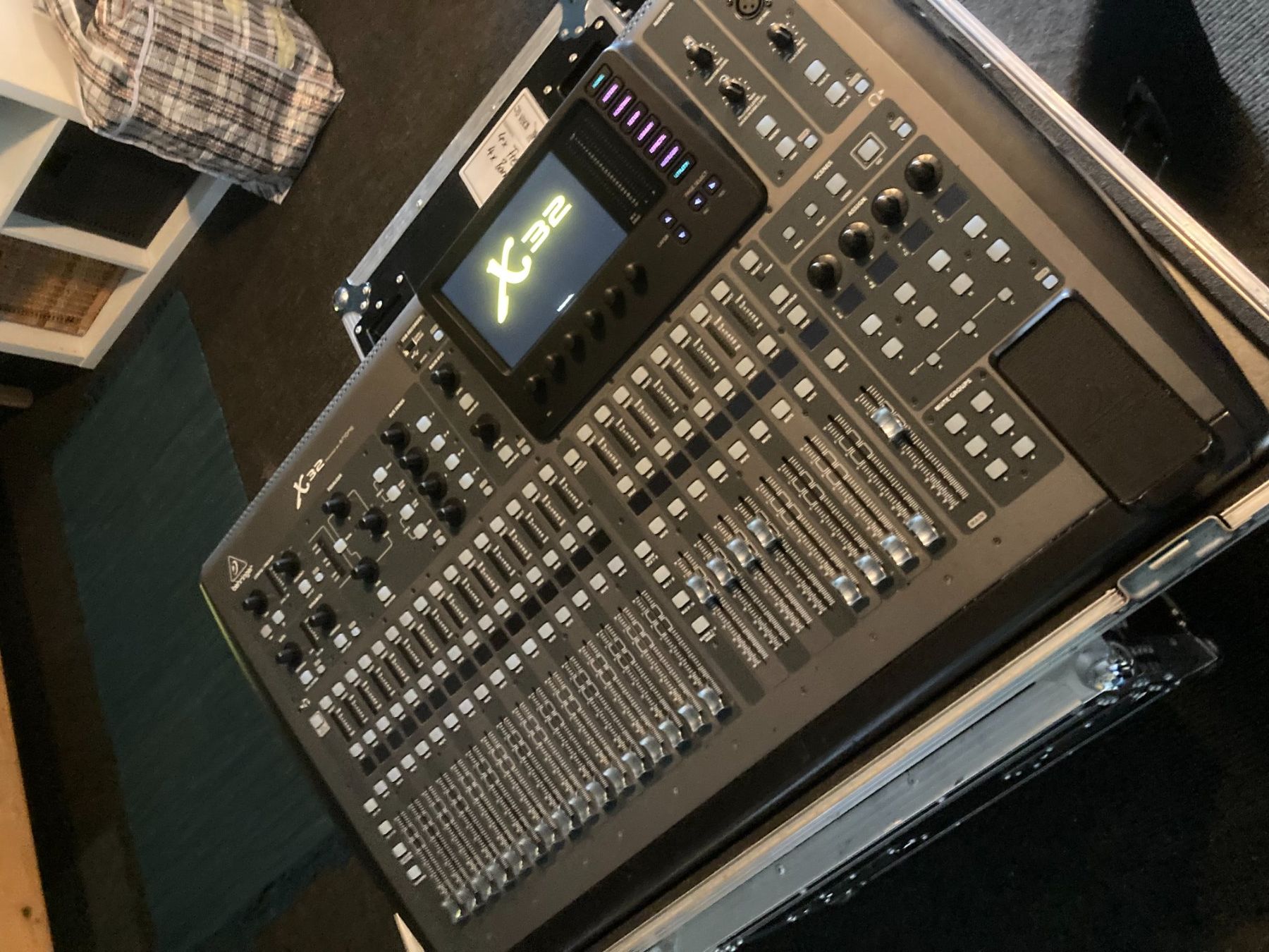 Behringer Console di mixaggio: Behringer X32 – Usato da Signau venduto da jamblaser 3