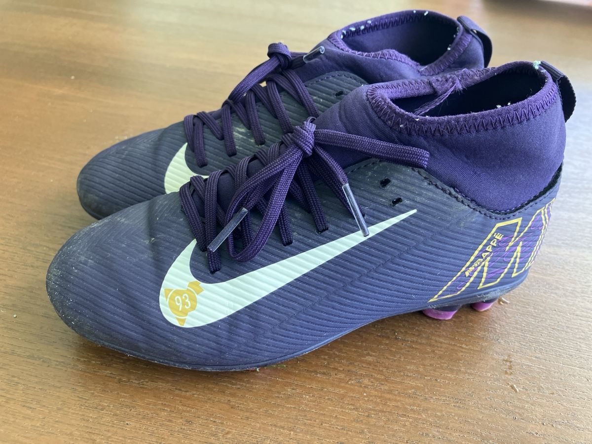 Nike Scarpe per ragazzi: Nike Fussballschuhe 35 – Usato da Forch venduto da Adi8881 1