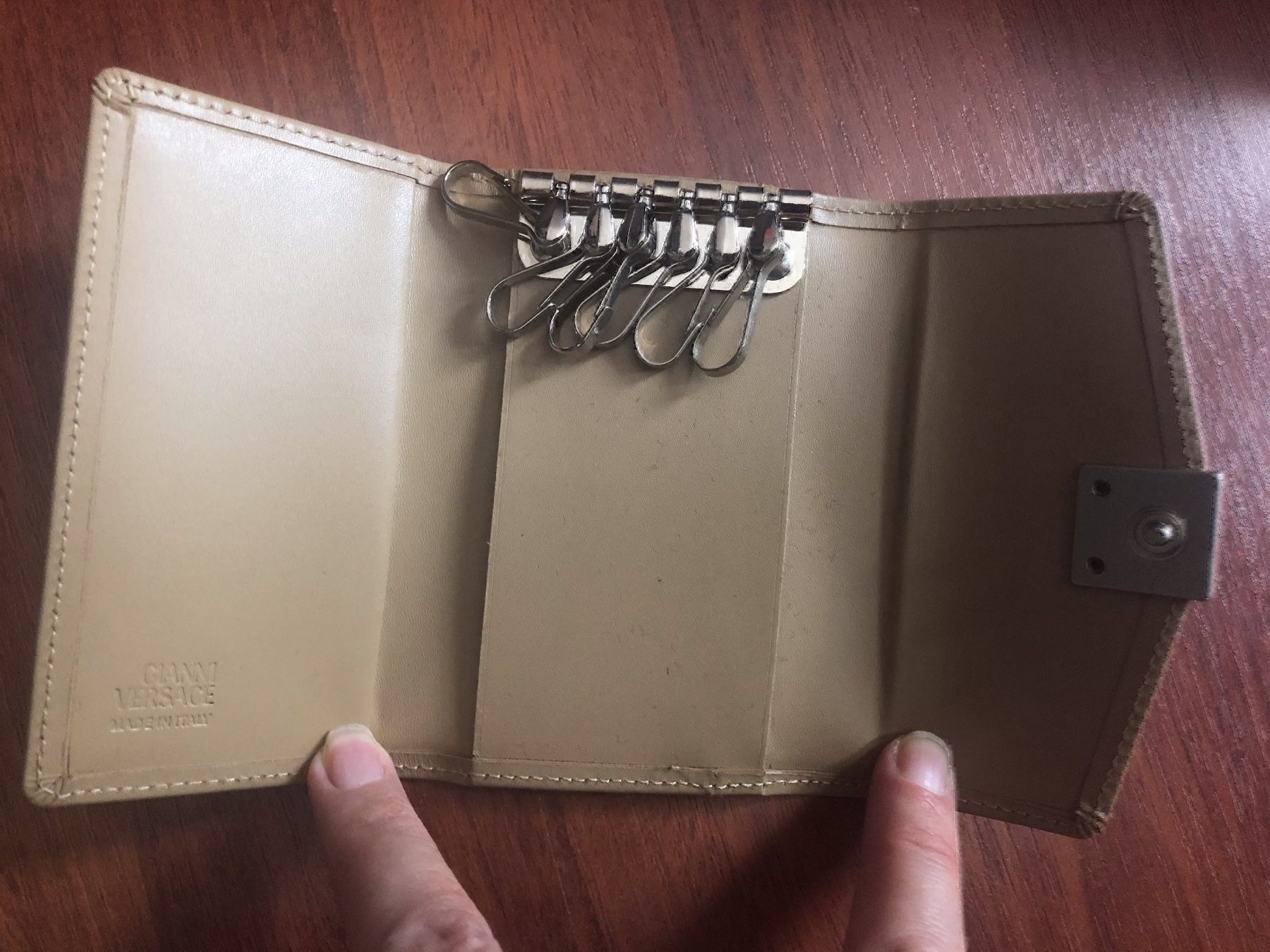Versace Sonstige Kleidung & Accessoires: Versace Schlüsseletui beige – Neu und originalverpackt aus Unterseen von amj_zz7j 1