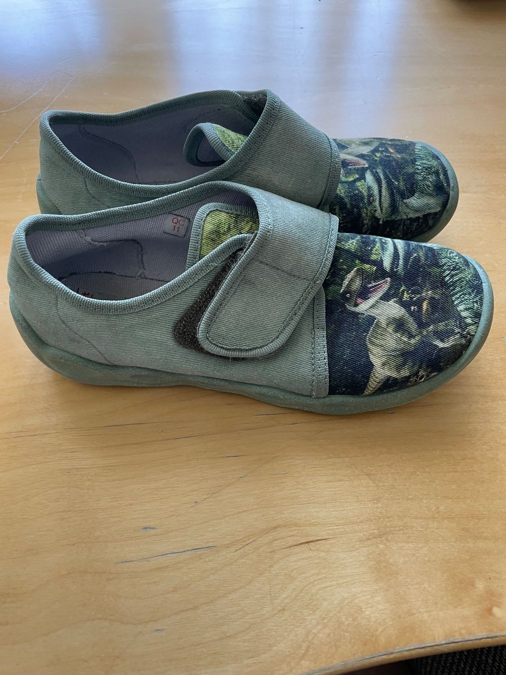 Scarpe per ragazzi: Dino Hausschuhe gr 32 – Usato da Ebikon venduto da Agnes62 2