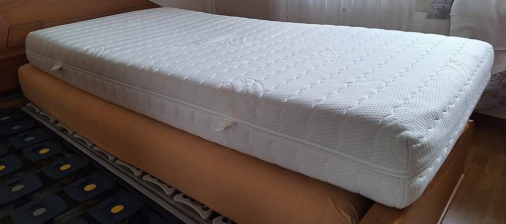Materassi: Matratze 90x200 neuwertig – Usato da Fehren venduto da strupadelli