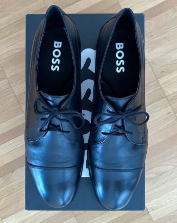 Schwarze BOSS Lederschuhe, top Zustand, Grösse 43