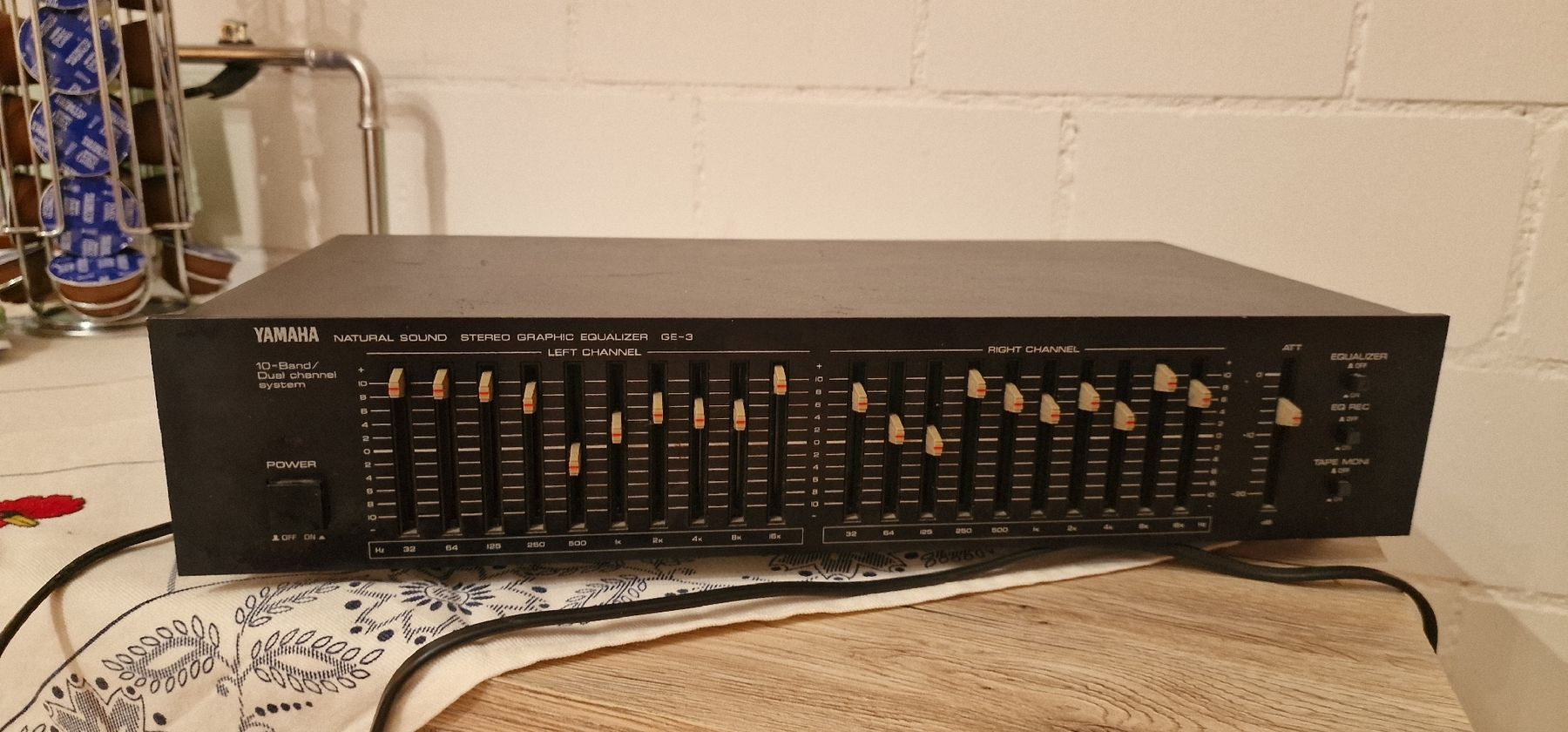 Yamaha Equalizer: Yamaha GE-3 stereo graphic equalizer – Gebraucht aus Oberweningen von LT8165 2
