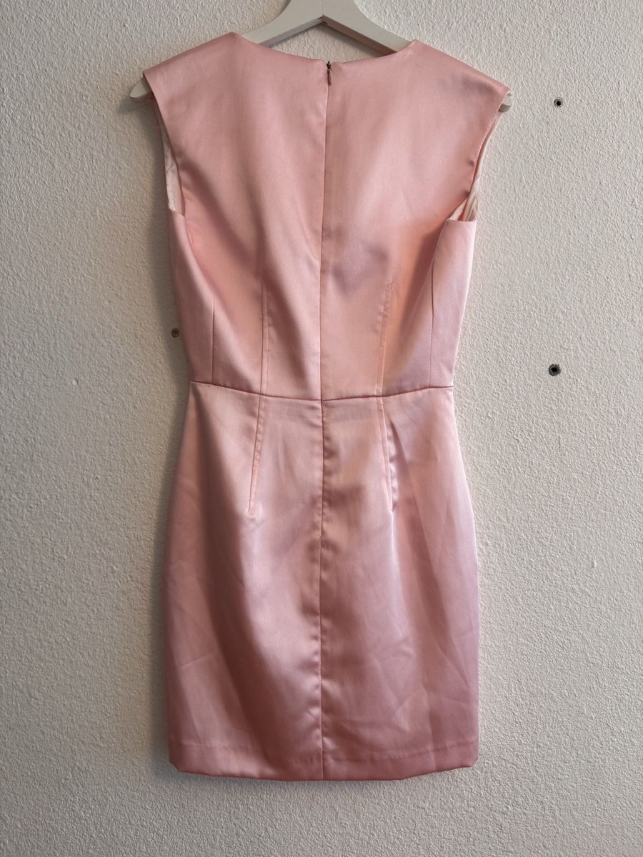 Zara Robes: robe satinée rose clair Zara  – Neuf (Voir description) à Lausanne par Michel_Ozcan 2