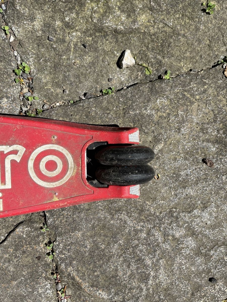 Micro Kickboard: Micro Maxi Tretroller, gebraucht, rot – Difettoso da Zürich venduto da zimdom11 3