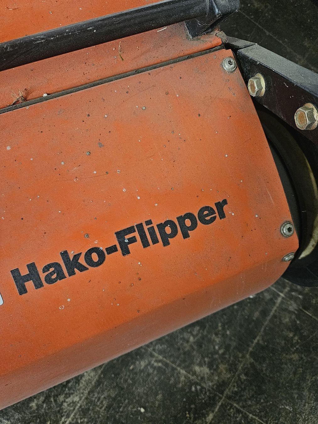 Hako Tutte le macchine: Hako Flipper Kehrsaugmaschine Clean – Usato da Emmenbrücke venduto da TopGato 2