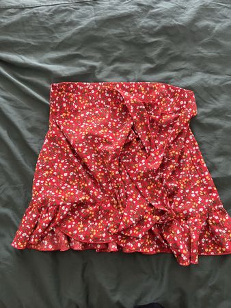 Wickelrock Blumenmuster Rot Grösse S neu mit Etikett