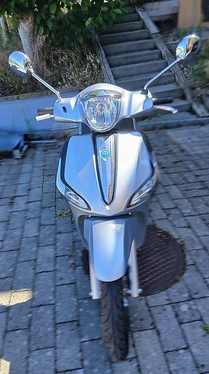 Scooters: Piaggio Liberty 50 – D'occasion à Arch par sco_cyv6 4
