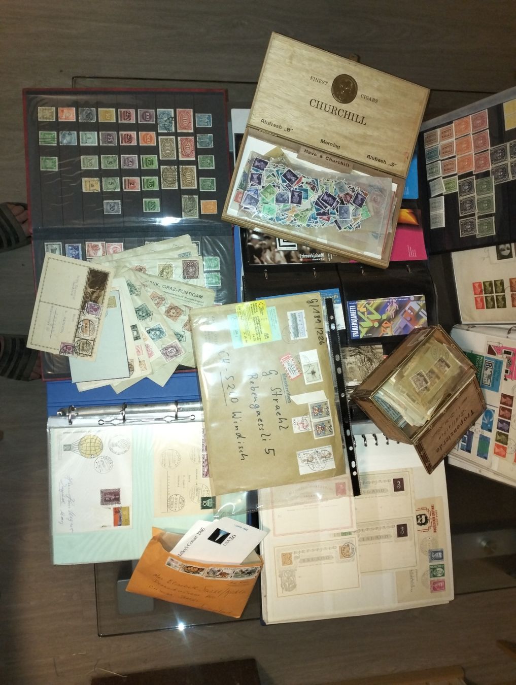 Tutti i francobolli: Riesige Briefmarken Sammlung Schweiz  – Usato da Riniken venduto da ChriguG75 5