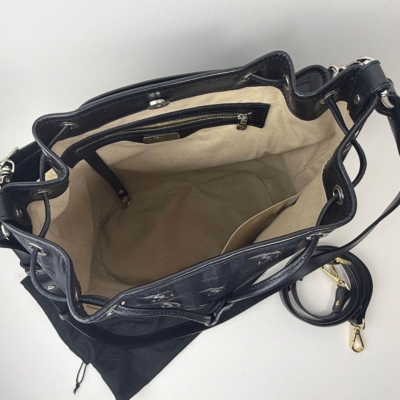 Maison Mollerus Borse da donna: Maison Mollerus MM Niesen Beuteltasche – Usato da Sursee venduto da Justmibu 6