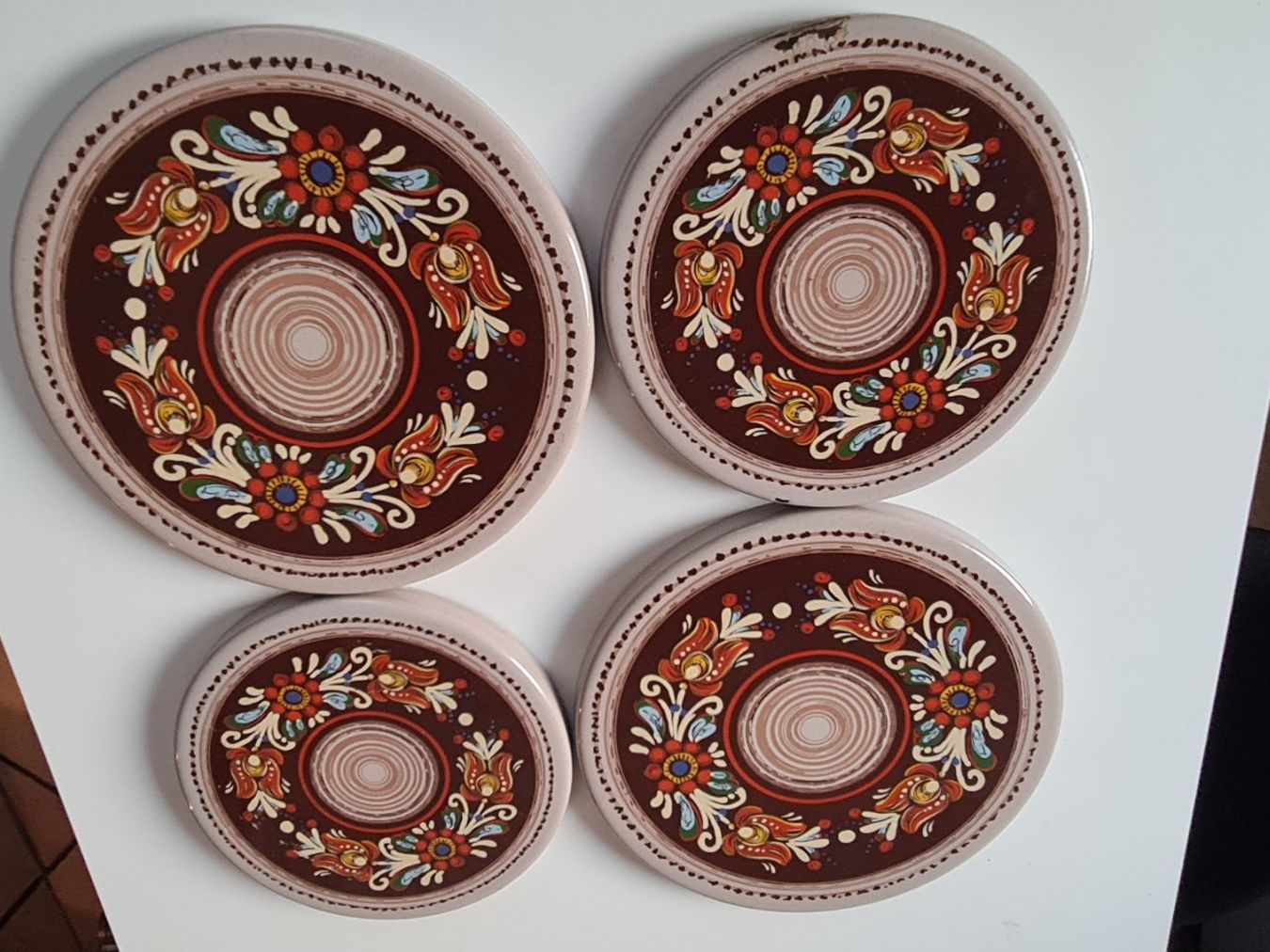 Tutte le decorazioni: Erdplatten Deckel 2  St. Durchmesser 20 cm + 2 St. 24 cm alt – Usato da Aldesago venduto da mym_p9n6 3
