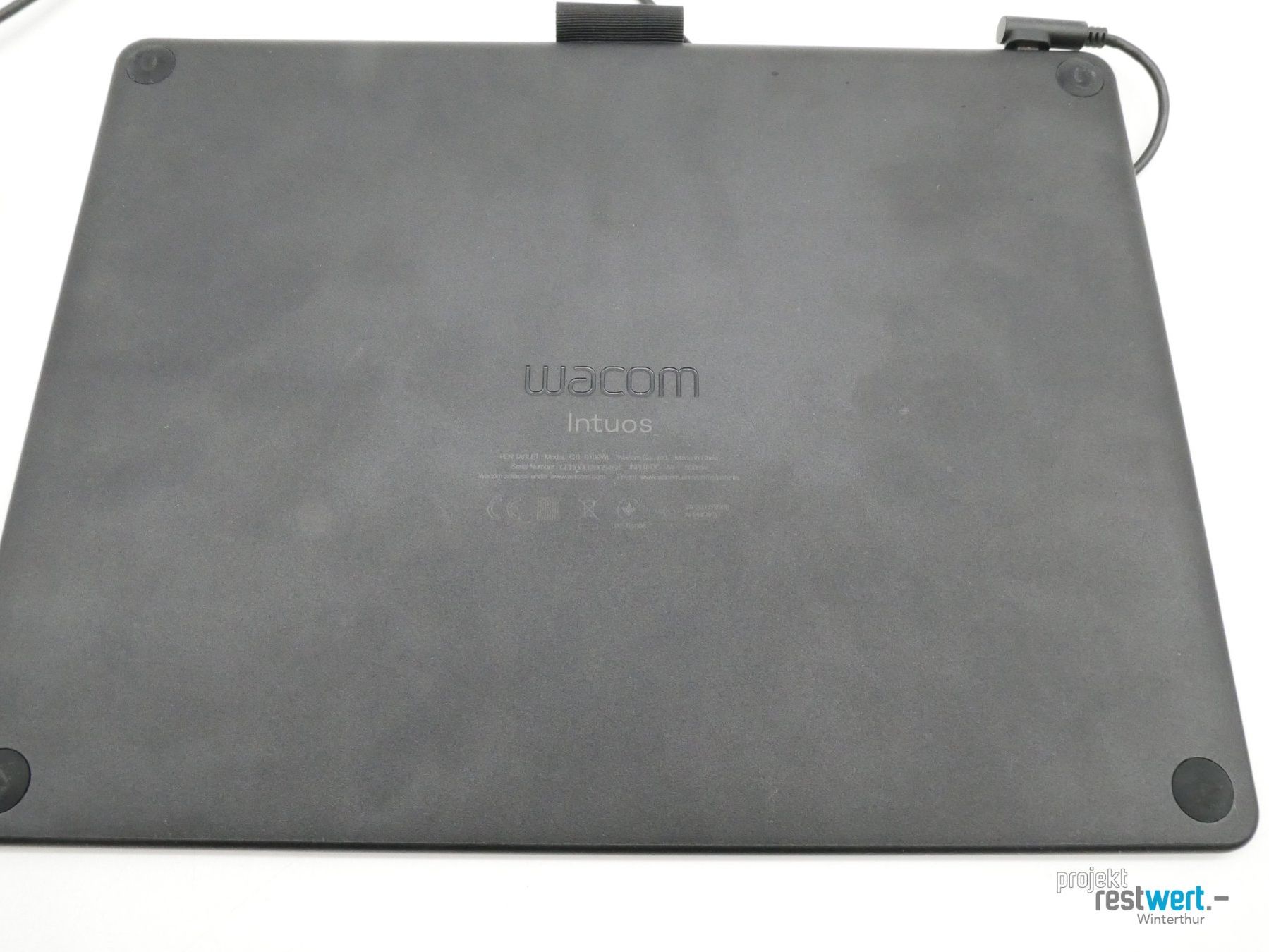 Wacom Tablet PC: WACOM Intuos M Grafiktablet mit Stift, Schwarz – Usato da Winterthur venduto da Restwert_Winterthur 4