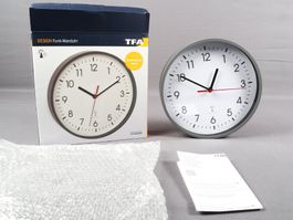 TFA DESIGN Funk-Wanduhr