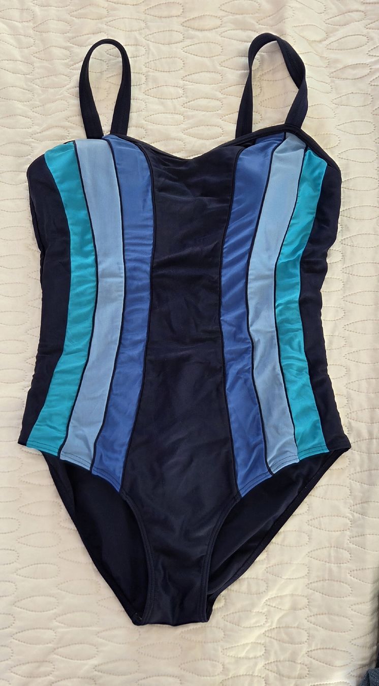 Costumi da bagno & Bikini: Badeanzug Gr. 42 Cup C – Usato da Beinwil am See venduto da gabipetrovay
