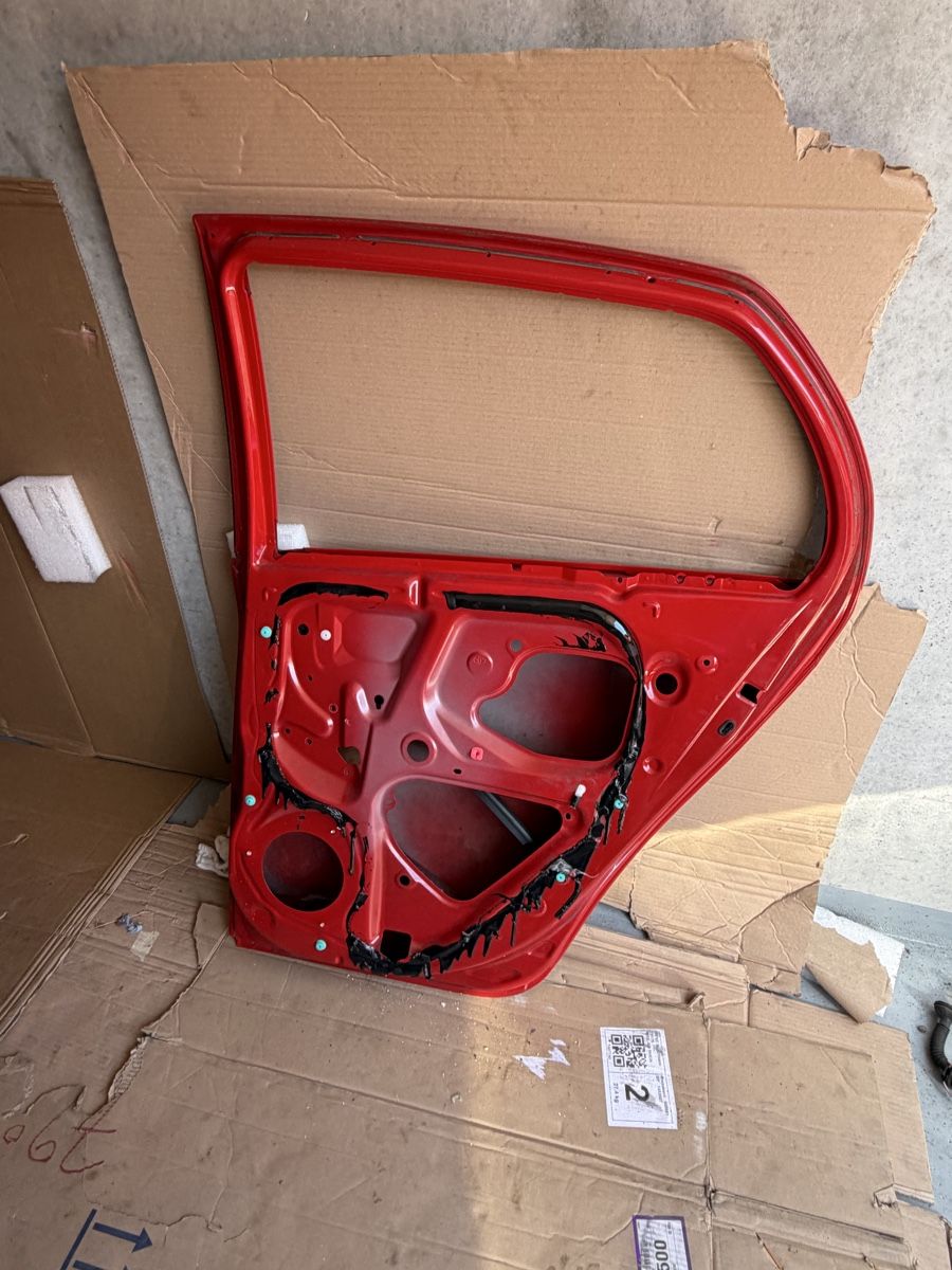 Toyota Tutti pezzi di ricambio auto: Toyota Yaris – Usato da Allschwil venduto da Rene701 2