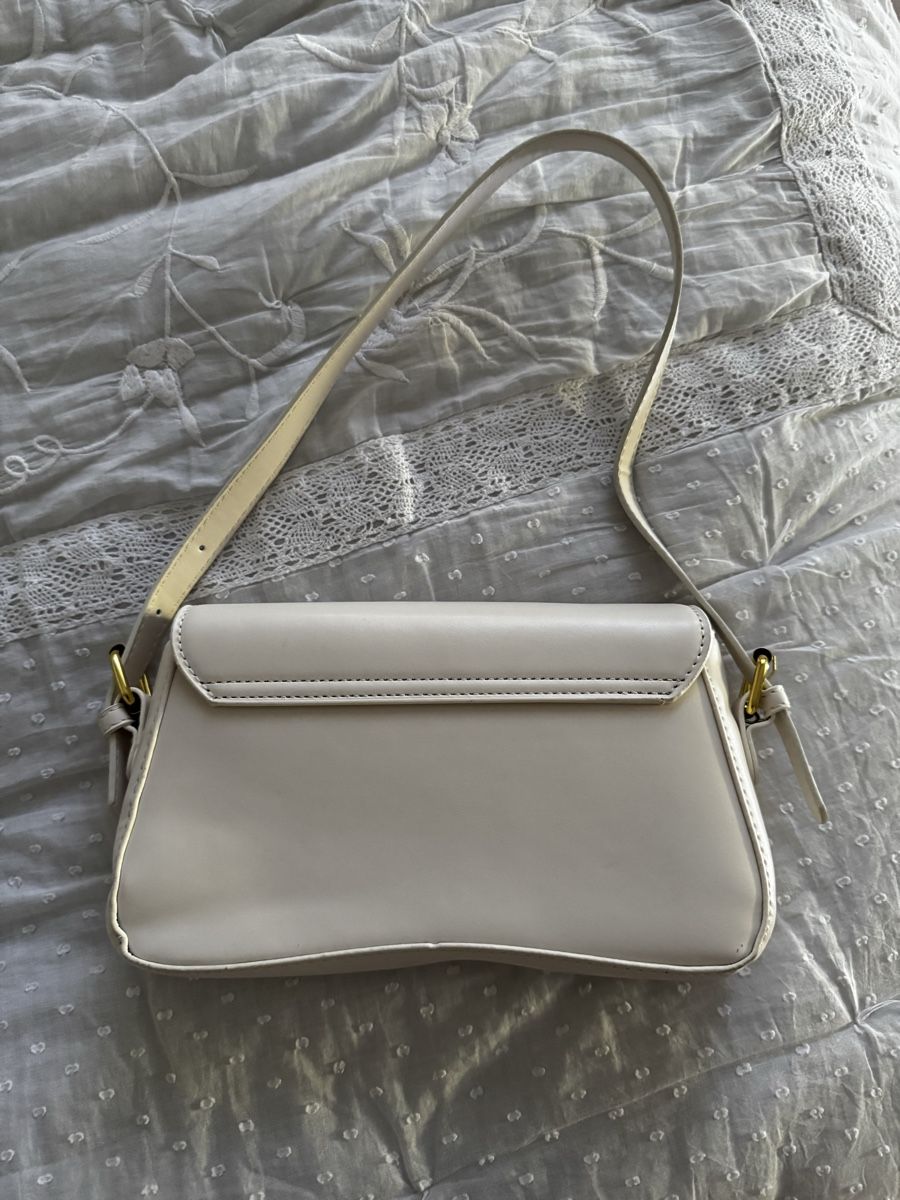 Shein Taschen für Damen: Weisse Schultertasche Shein – Gebraucht aus St. Gallen von mic_y2tq 1