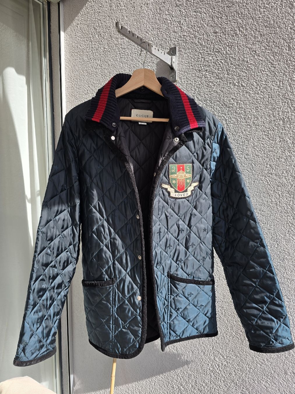 Gucci Jacken: Gucci Steppjacke schwarz mit Logo Patch Grösse 48 – Neu (gemäss Beschreibung) aus Winterthur von AJ2323 4