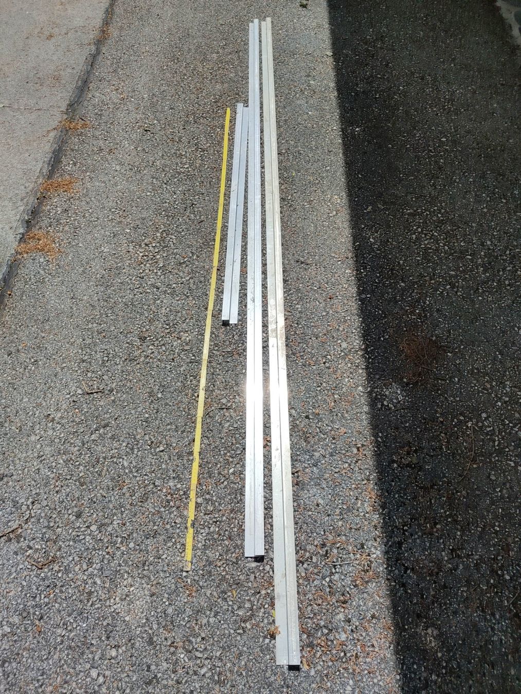 Ferramenta: Profils goutte pendante aluminium – Usato da Vulliens venduto da cochise0