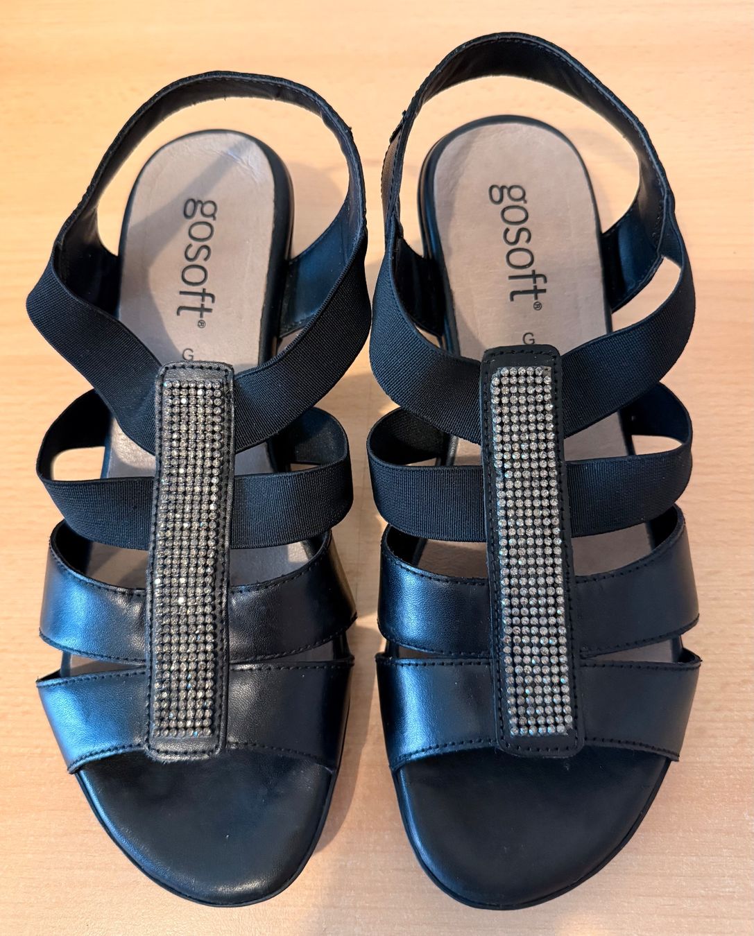 Scarpe da donna: Sandales Noirs Gosoft taille 38 en cuir – Usato da Genève venduto da lac_pf6t