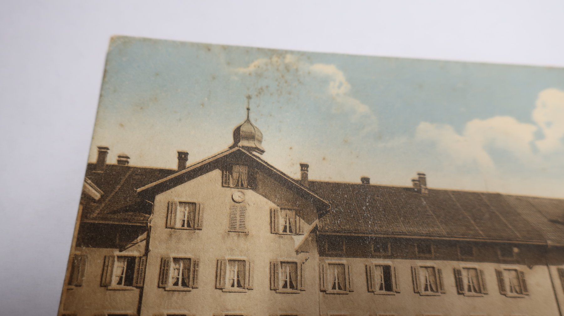 Cartes postales: Institut Heiligkreuz  Vorderansicht – D'occasion à Cormoret par Pascalll2001 2