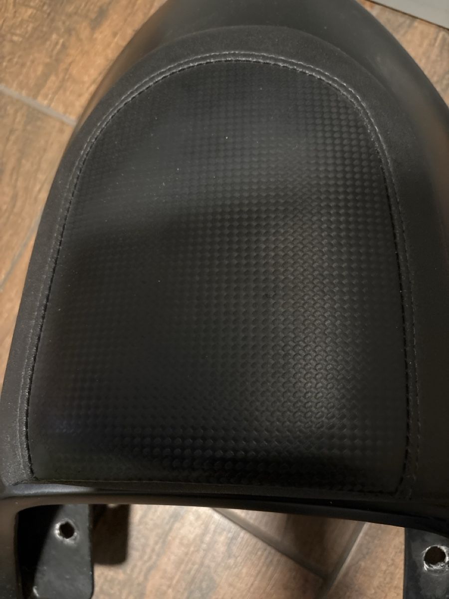 Harley-Davidson Alle Motorradersatzteile: Selle passager Harley Davidson V-ROD Night Road – Gebraucht aus Evionnaz von roh_l5yz 2