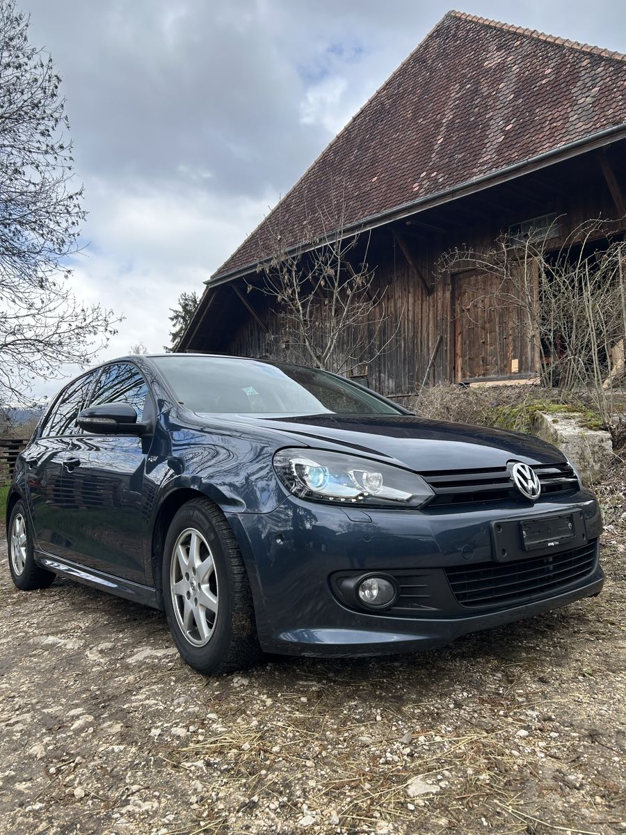 VW Autos: Golf 1.4 TFSI R-Line – Gebraucht aus Bassecourt von salvo190 1