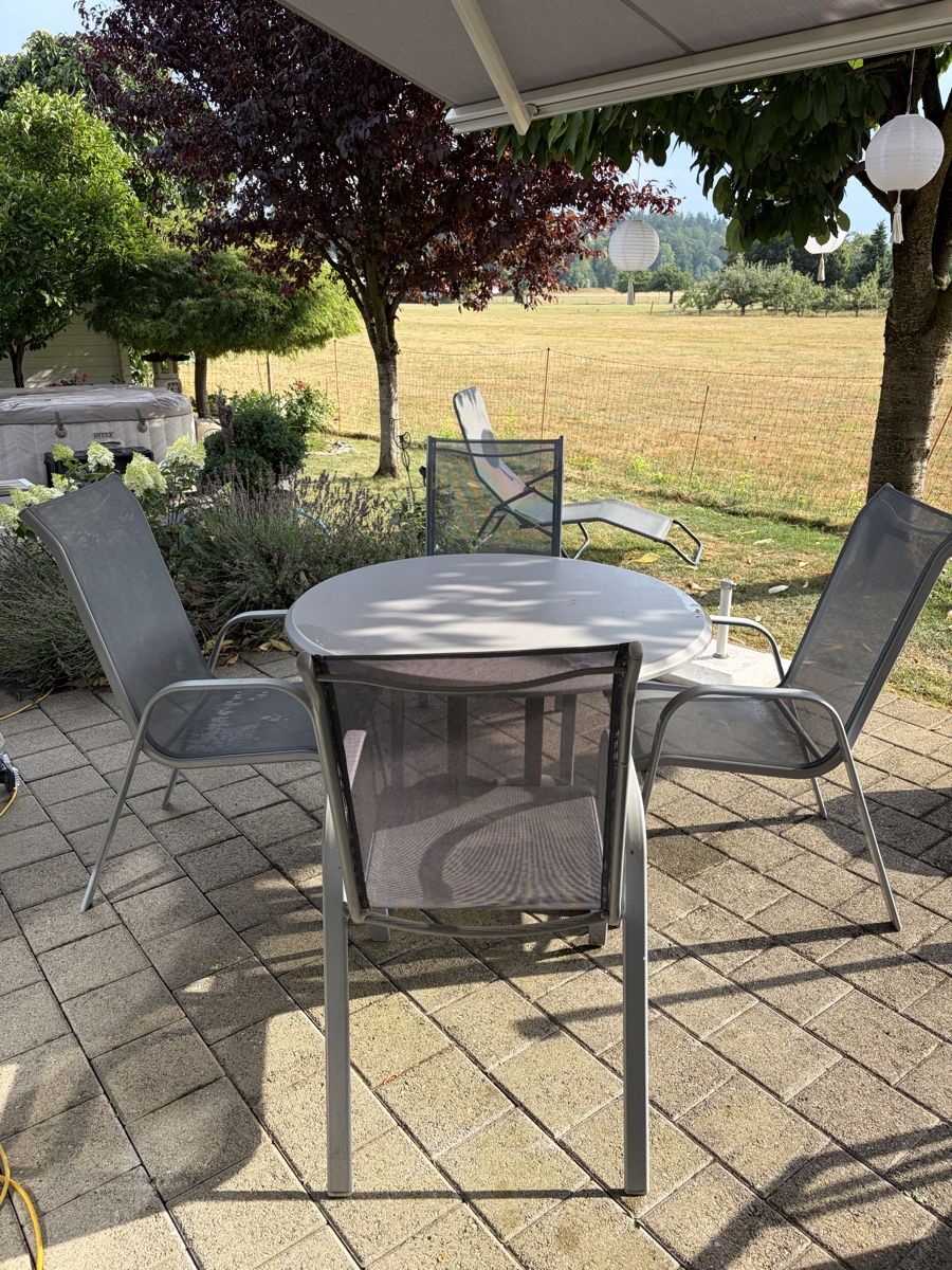 Set di tavolo e panche: Gartentisch 105cm / 4 Stühle – Usato da Härkingen venduto da Pinky05