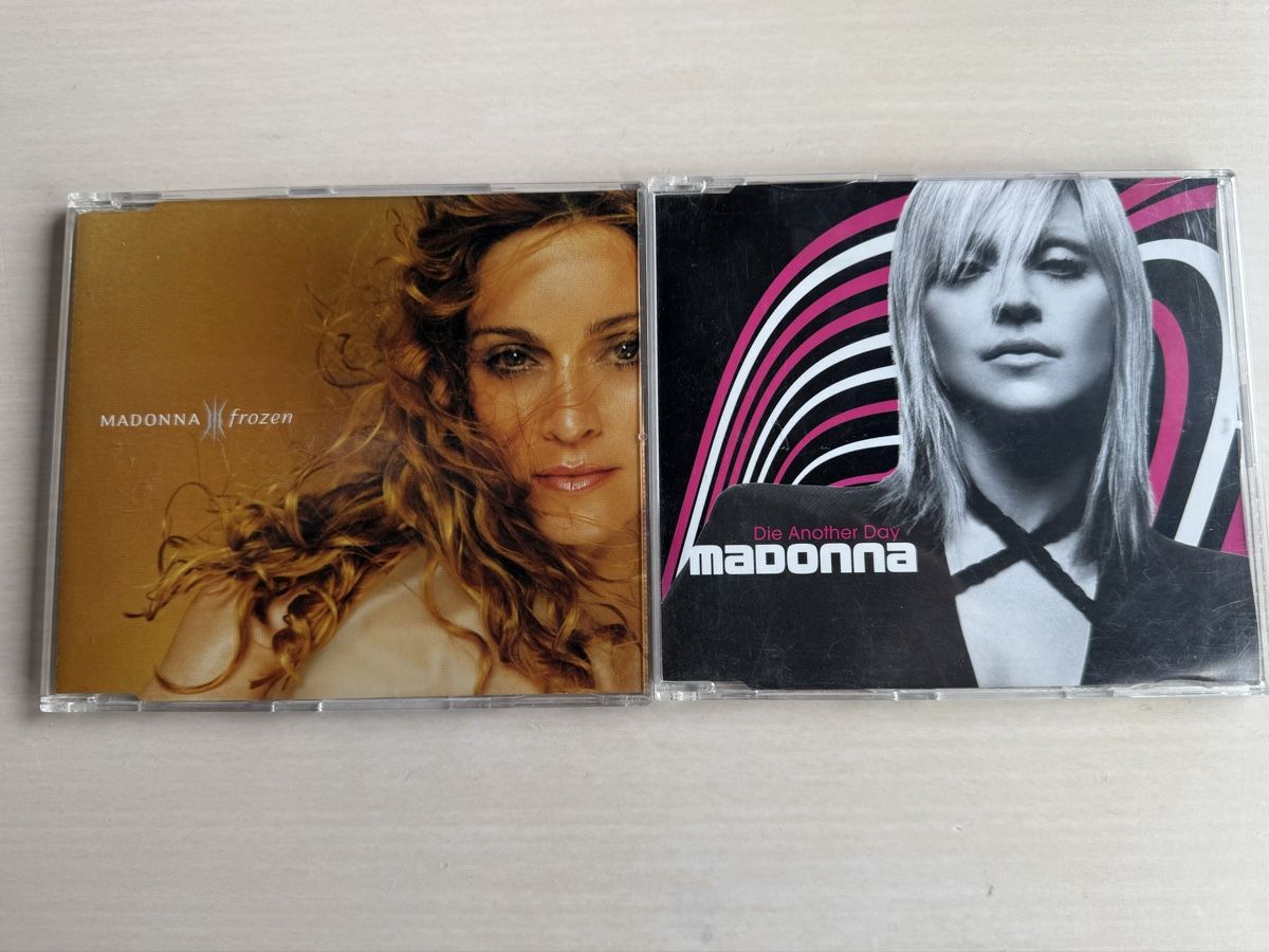 CD: Madonna 12CD-Singles Sammlung – Usato da Oberried Brienz venduto da Chyara 4