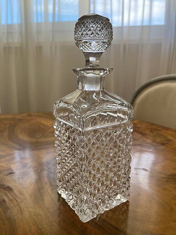 Caraffe: Carafe carrée taillée, en cristal – Usato da Renens VD venduto da ele_dkq8