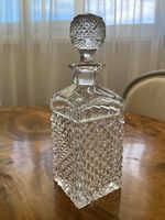 Carafe carrée taillée, en cristal