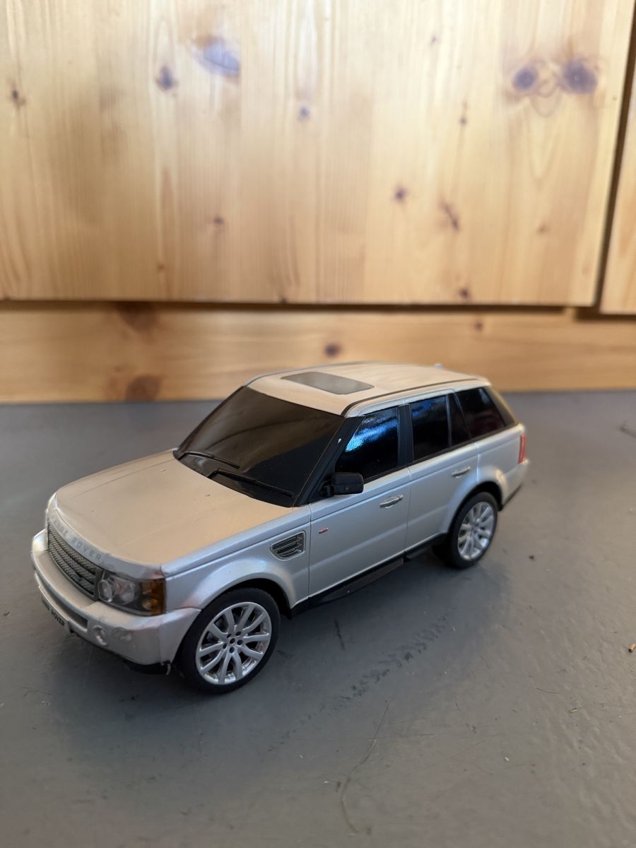Spielzeuge: Ferngesteuertes Auto (Range Rover) – Gebraucht aus Ulisbach von PET-030 1